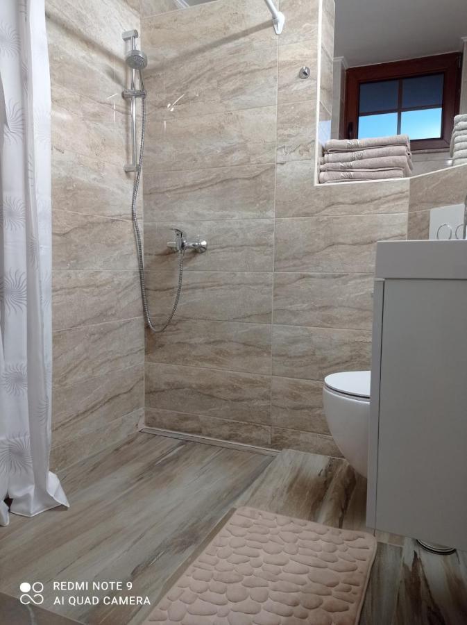 Zerko Holiday Home - Vineyard Chalet With Sauna And Jacuzzi Free Mirna 외부 사진