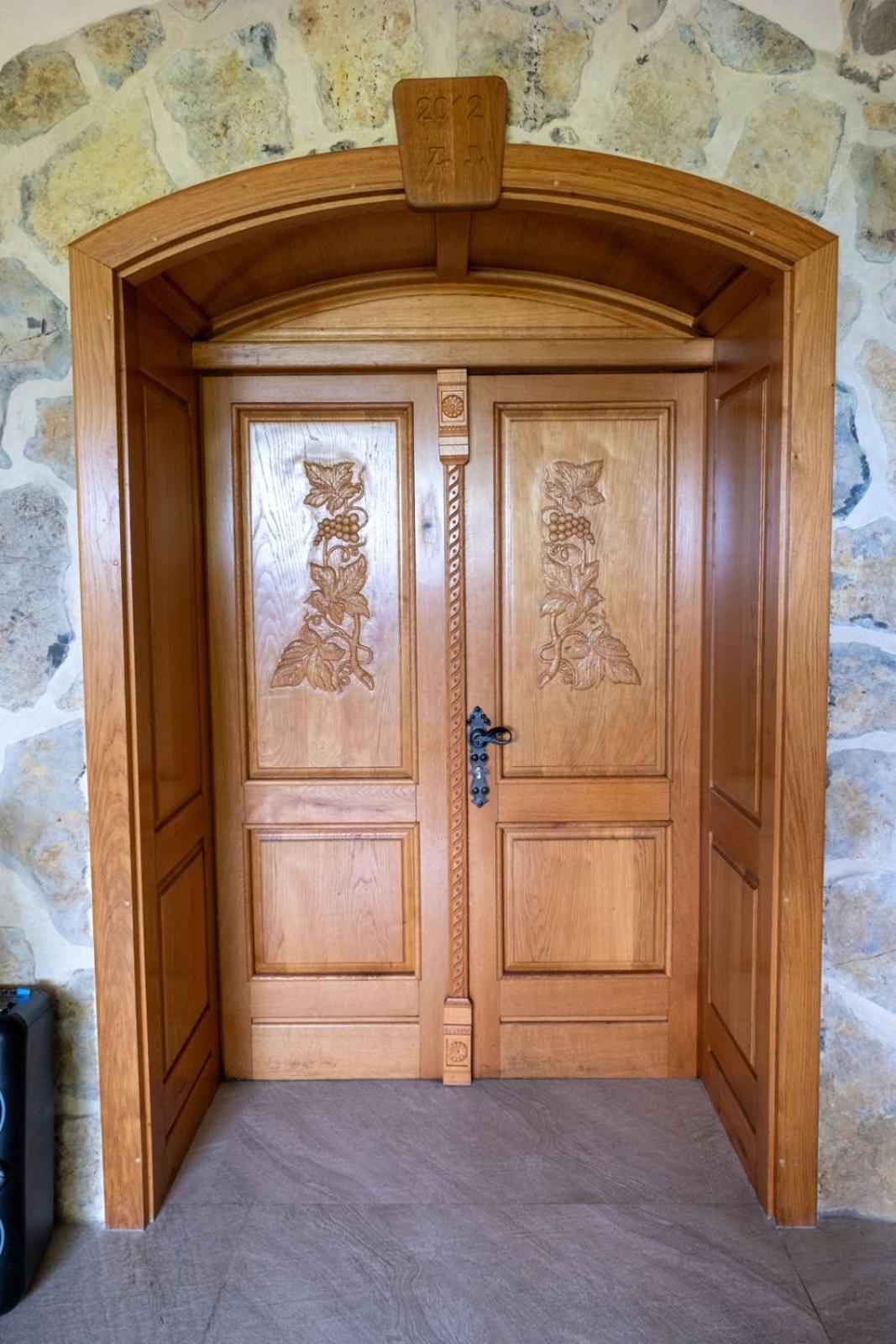 Zerko Holiday Home - Vineyard Chalet With Sauna And Jacuzzi Free Mirna 외부 사진